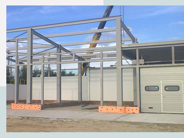 Строительство автосервисов от СтальСтрой-Лсз по цене 620 руб.